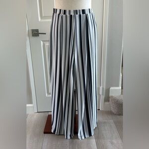 Bar III | Monochrome Striped Wide-Leg Pants- size M